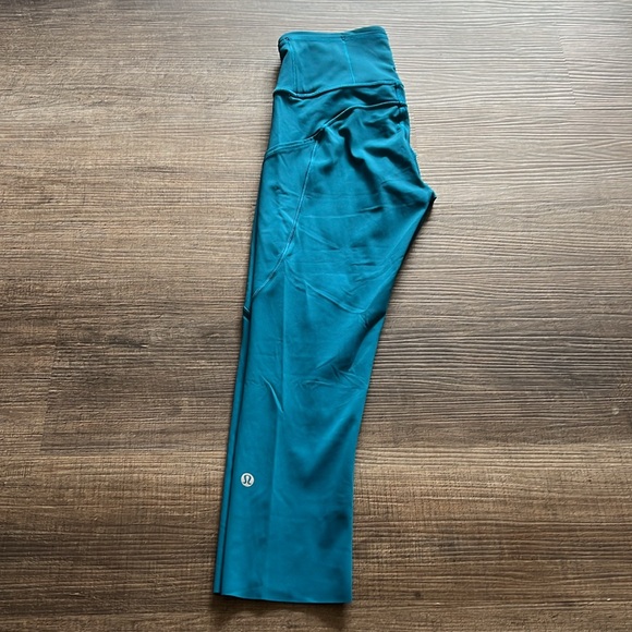 Lululemon Run Fast and Free 17” Crops - Size 4 - Picture 3 of 6